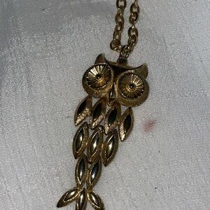 Vintage gold tone owl with articulating tail and body necklace continuous 24” ch